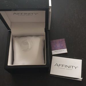 Affinity diamond jewelry watch black gift case